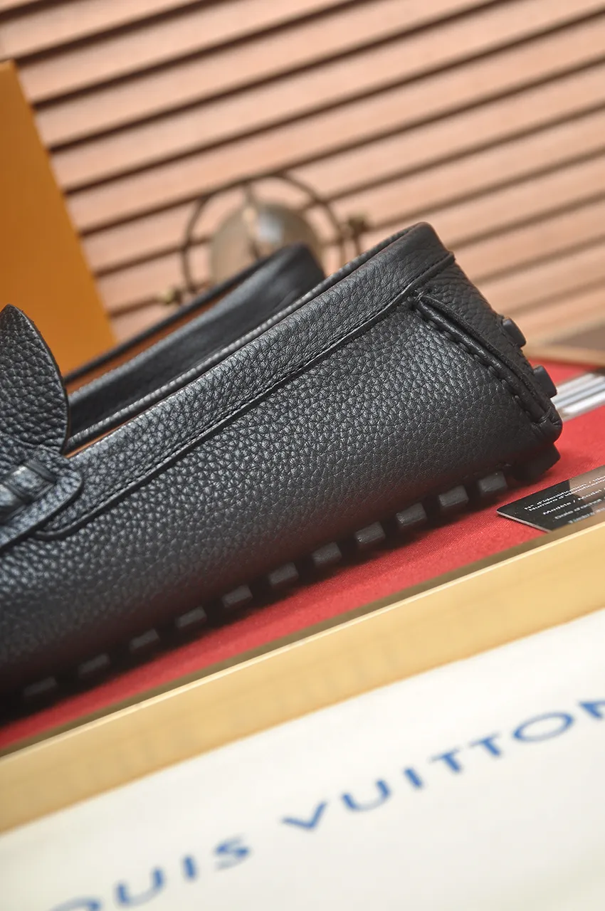 Men's men's shoes 💰420💶 [LV Doudou shoes] (water-dyed cowhide lining) new model is on the market, available on the official website. The new Doudou shoes are processed into single-color materials, and the uppers are made of imported horsehide leather. The body of the shoe is fully hemmed with mark thread, and is lined with imported original cowhide leather. The elegant shoe shape is super suitable for all-matching, and the size is 38-44.